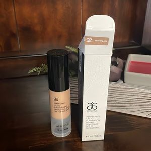 Arbonne Perfecting Liquid Foundation in soft blush